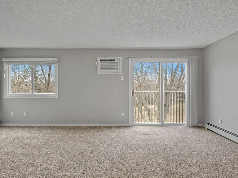 Hillcrest Place — Photo 40