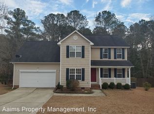 124 Cobblestone Dr, Spring Lake, NC 28390