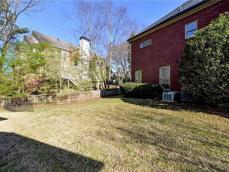 265 Windsor Gate Cv — Photo 53
