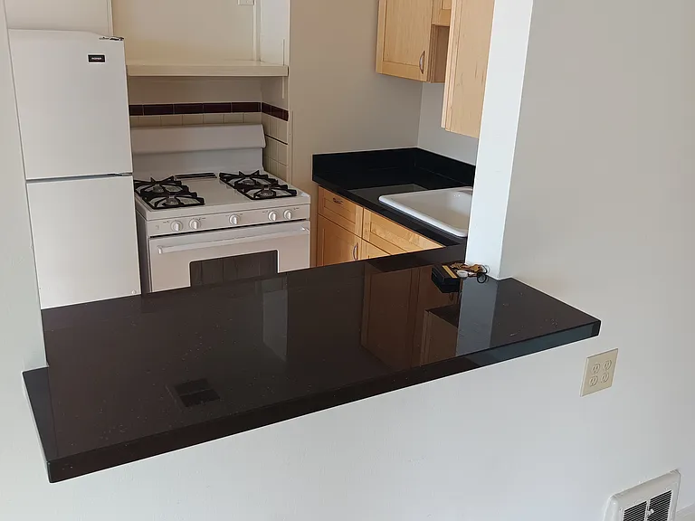 7601 Geary Blvd #2 — Photo 2