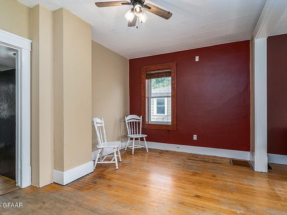 4th image of 317 Hurlbut St