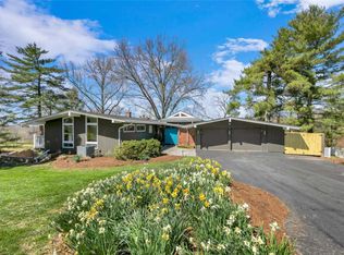 511 Taylor Young Dr, Saint Louis, MO 63122