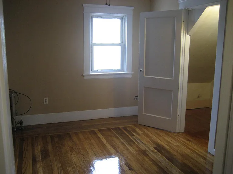 31 Home Ave #3 — Photo 6