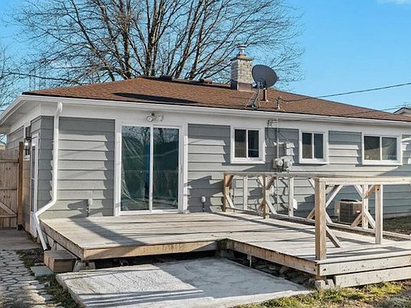 3rd image of 31722 Lafler Dr