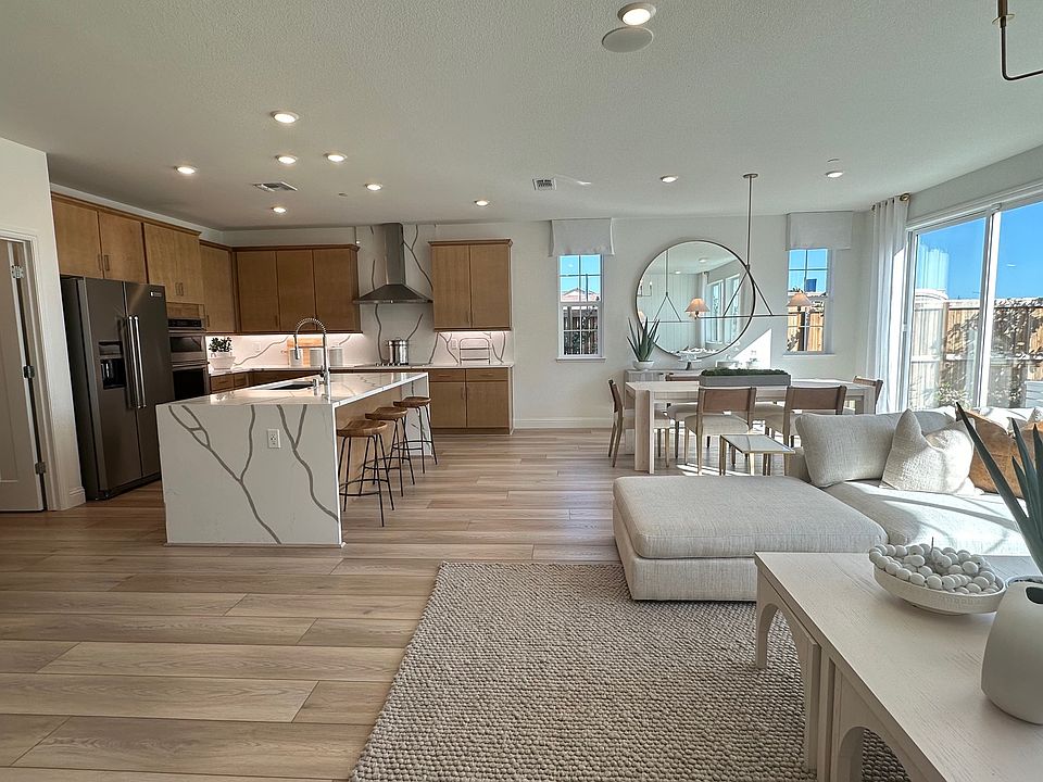 Similar Model home pic