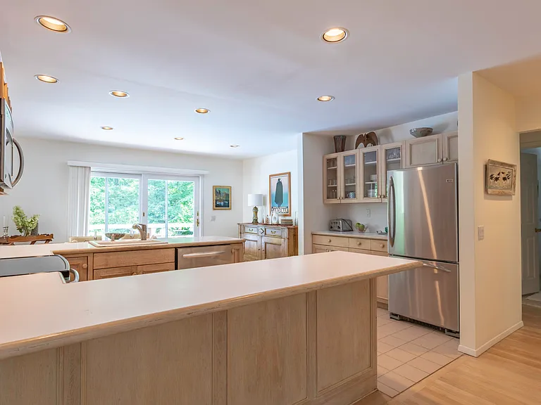 189 Northside Dr — Photo 8