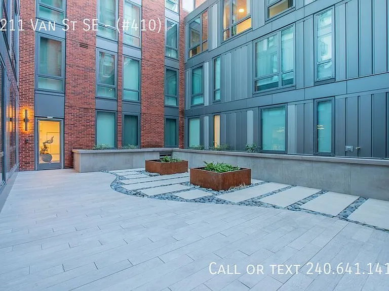 1211 Van St SE #410 — Photo 40