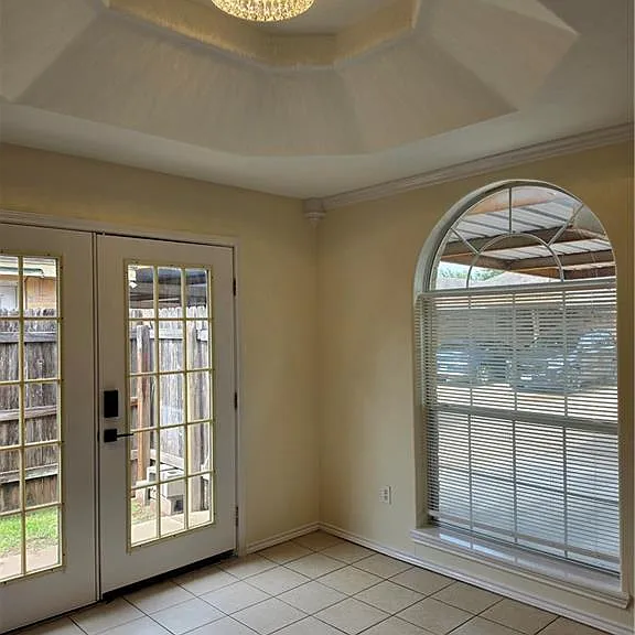 3705 S Embassy Ave #2 — Photo 3