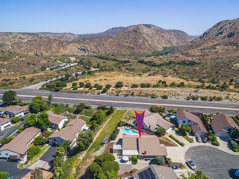 6555 Royal Gorge Ct — Photo 32