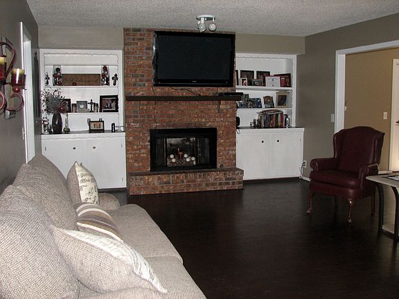 2nd image of 2304 Fairway Dr