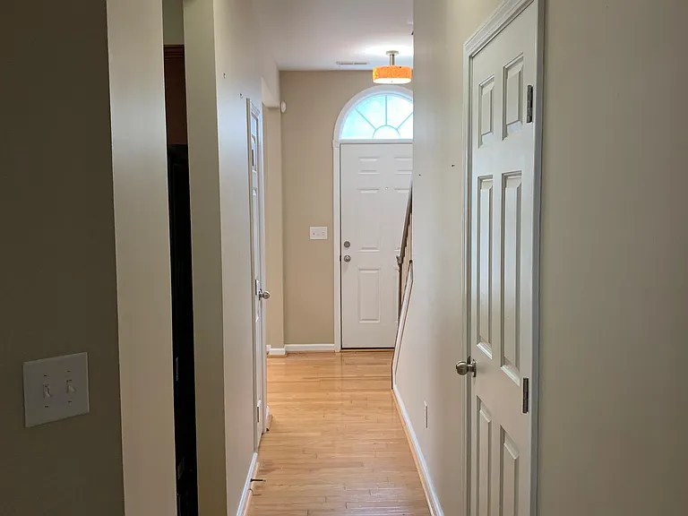 102 S Arcadian Way — Photo 10