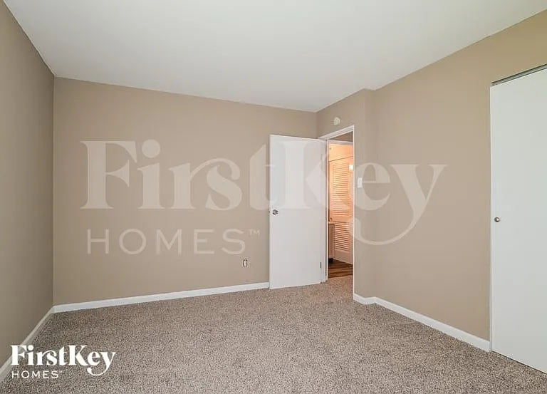 42 Mercury Dr — Photo 9