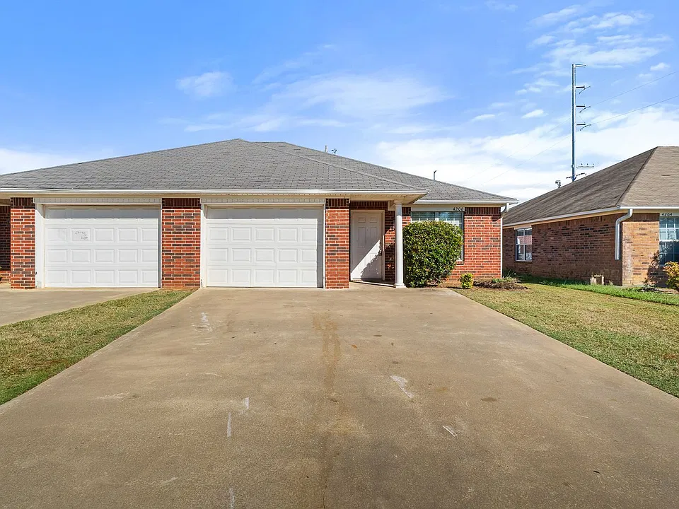 4206 & 4208 Magnolia