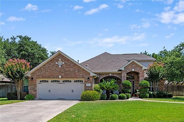 1st image of 503 Scarlet Maple Dr