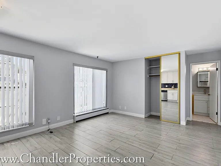 2107 Larkin St — Photo 4