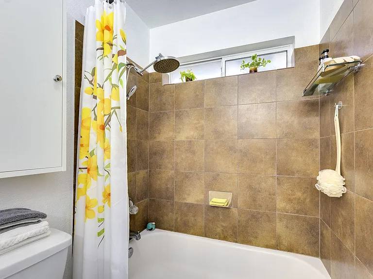 507 Clear Spring Ln — Photo 19