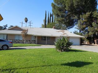 411 N Yale St, Hemet, CA 92544