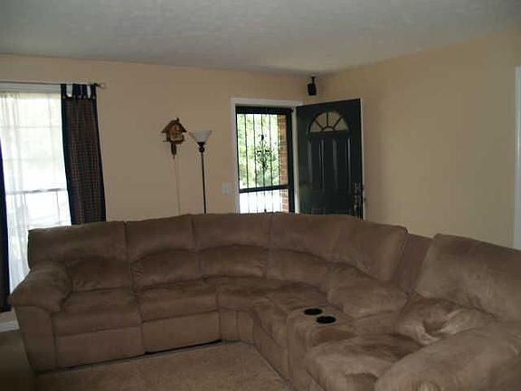 5th image of 109 Hillwood Ct