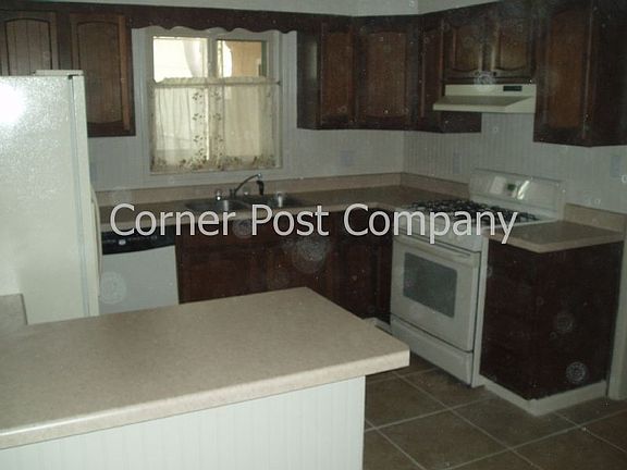 4th image of 2332 Alvarado Dr NE