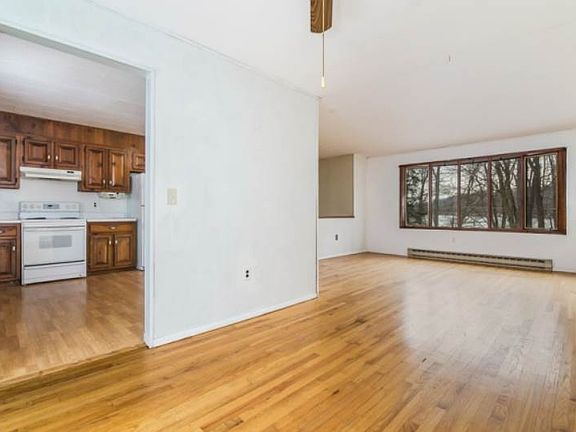 5th image of 280 Lake Shore Dr