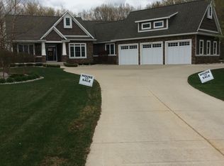 9701 Crystal Lane Ct, Freeland, MI