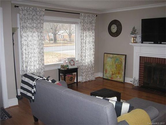 3rd image of 451 Hillcrest Dr #18