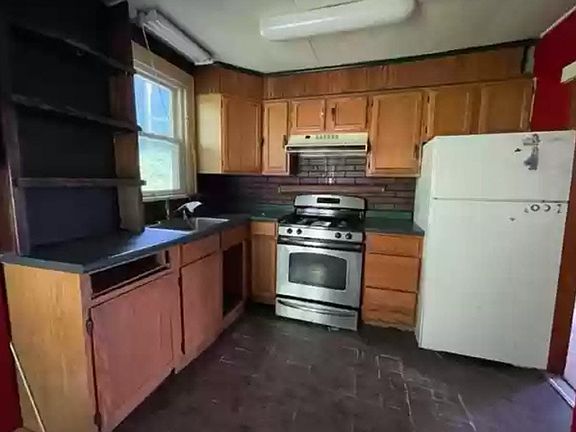 5th image of 327 Mill Pond Dr