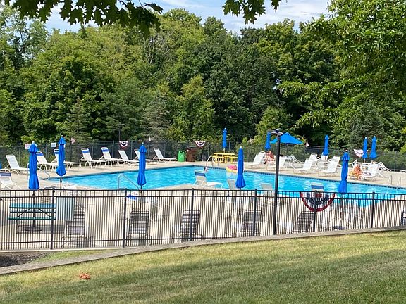 3rd image of 3483 Chestnut Park