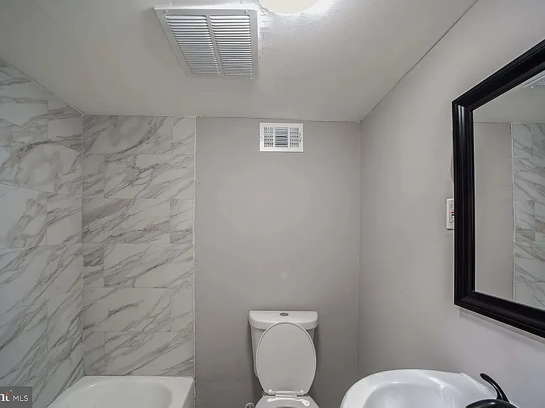 344 S Calhoun St — Photo 9