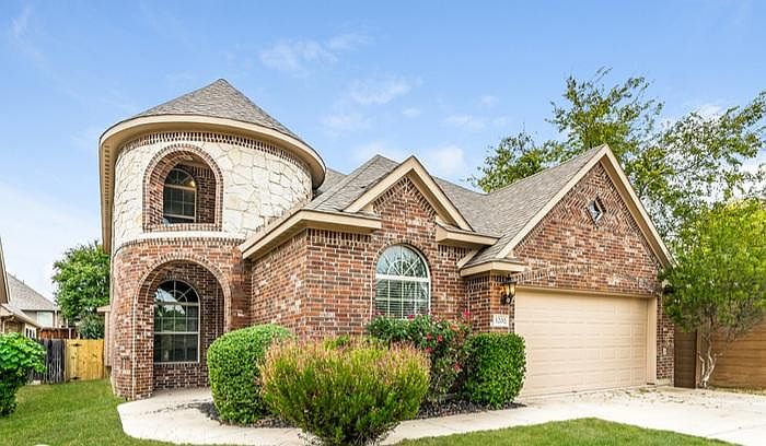 1st image of 5204 Woodglen Ln