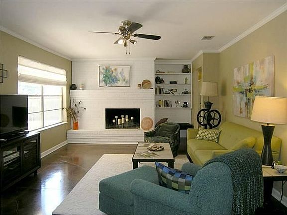 3rd image of 2318 Ravenwood Dr