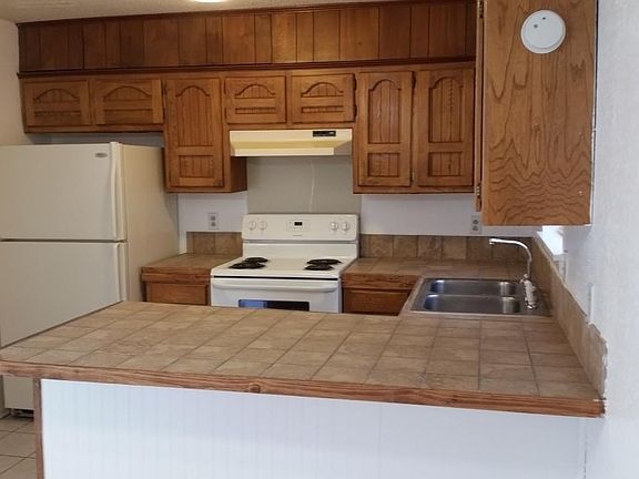 3rd image of 200 Lakewood Dr