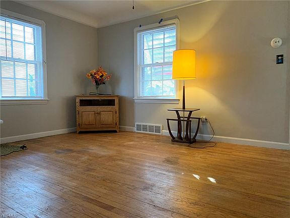 4th image of 4383 W 57th St
