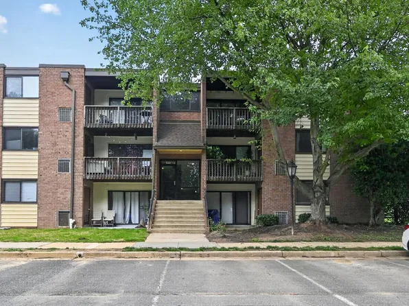 10720 W West Dr #103, Fairfax, VA 22030