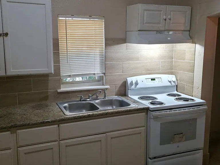 3419 Sealy St — Photo 17