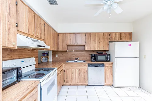 6989 NW 29th Ln Photo 1