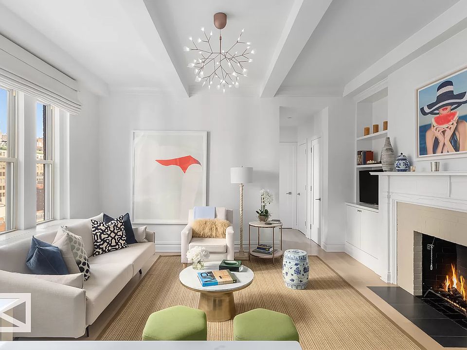 1st image of 25 5th Ave APT 11G