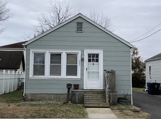 261 Thompson Ave, Middletown, NJ 07748
