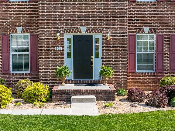 3rd image of 201 Eisenhower Dr