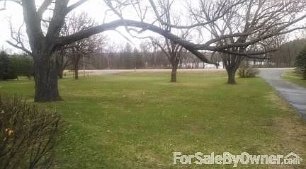 Front Yard facing Mirror Lake