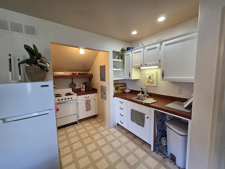 963 W Ann Arbor Trl #18B — Photo 6