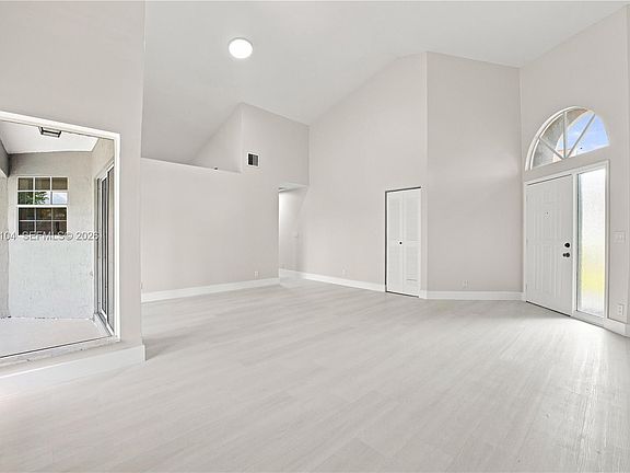 5th image of 1181 SW 108th Ter