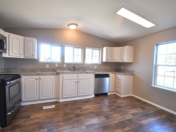 3rd image of 813 Faleiro Ct NE