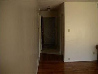 4th image of 2325 Walgrove Ave