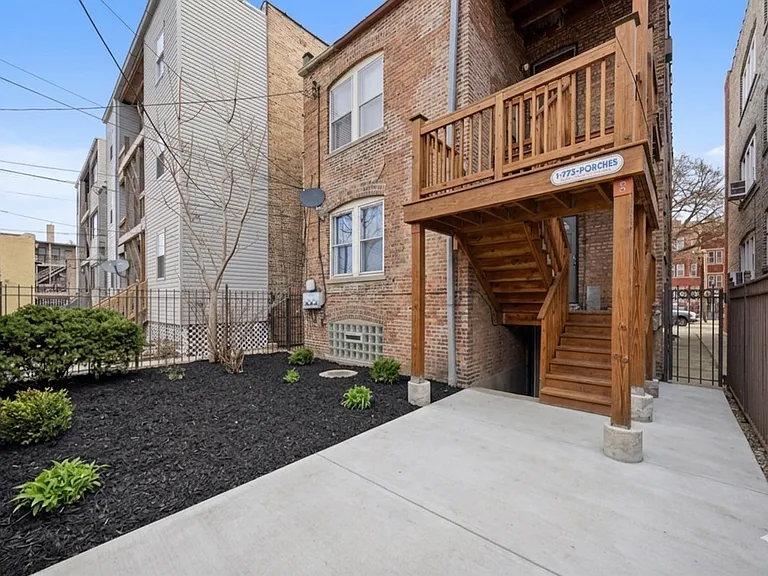 8024 S Vernon Ave #1 — Photo 15