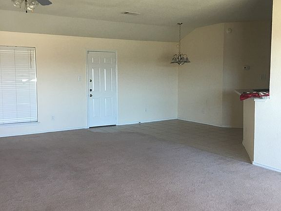 4th image of 2105 Jake Dr