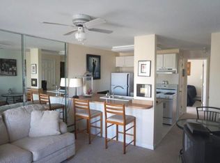 227 Dewey Ave APT 201, Fontana, WI 53125