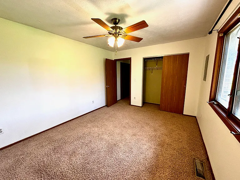 1552 Brook Park Dr — Photo 10