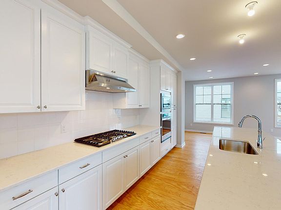4th image of 2877 Rayfield Ave