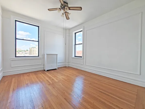 706 Riverside Drive image 5 of 11